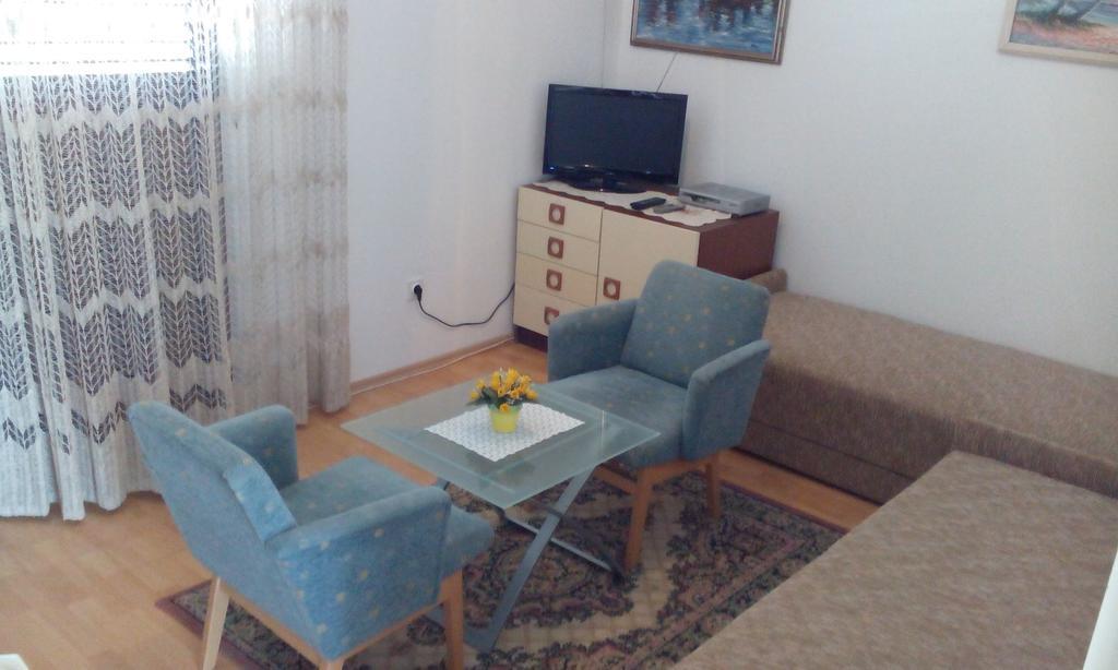 Apartment Basic Петрчане Екстер'єр фото