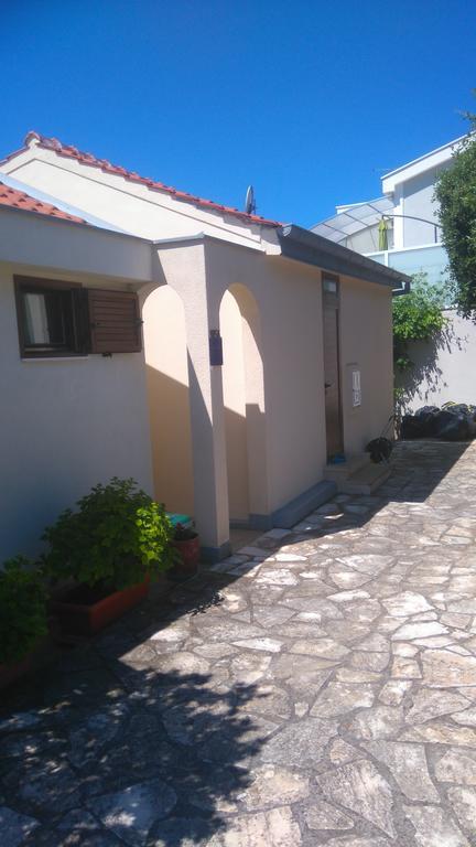 Apartment Basic Петрчане Екстер'єр фото